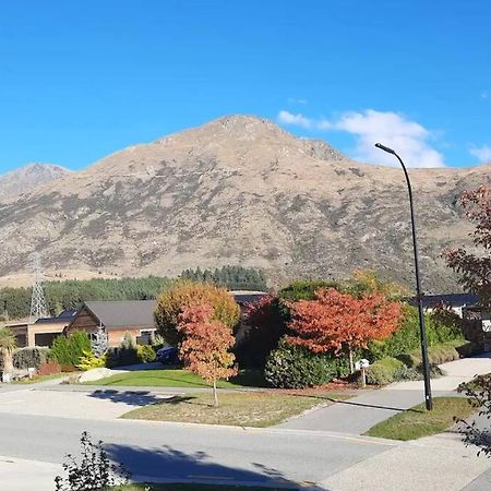 Banbury Deluxe With Spa Bath! Private Courtyard! Queenstown Eksteriør billede