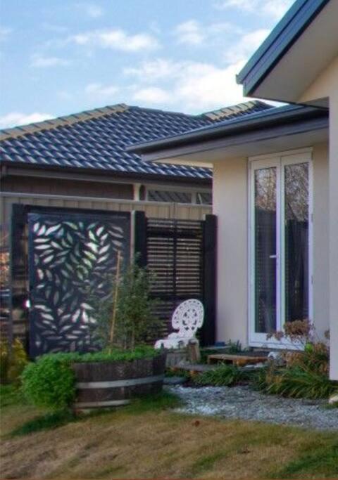 Banbury Deluxe With Spa Bath! Private Courtyard! Queenstown Eksteriør billede